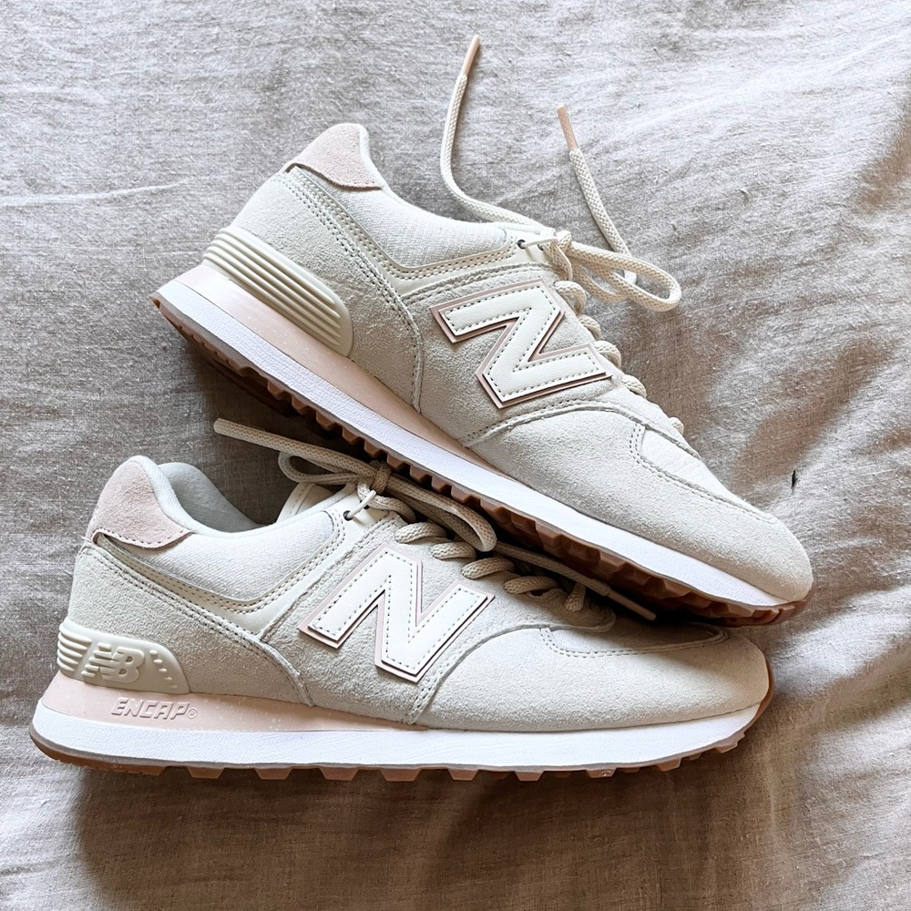 NWOT New Balance Women’s 574 sneakers